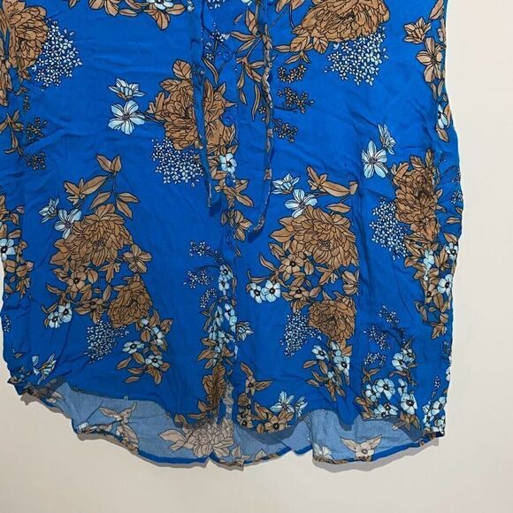 Torrid Women's Blue Rayon Floral Tie Neck Sleeveless Blouse Size 2 - Picture 2 of 10
